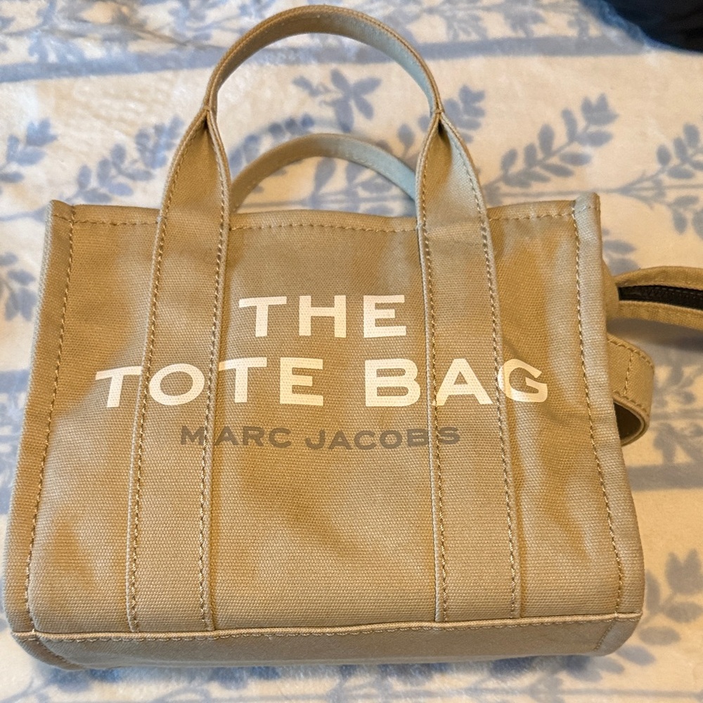 Marc Jacobs Beige Canvas Tote Bag with White Accents